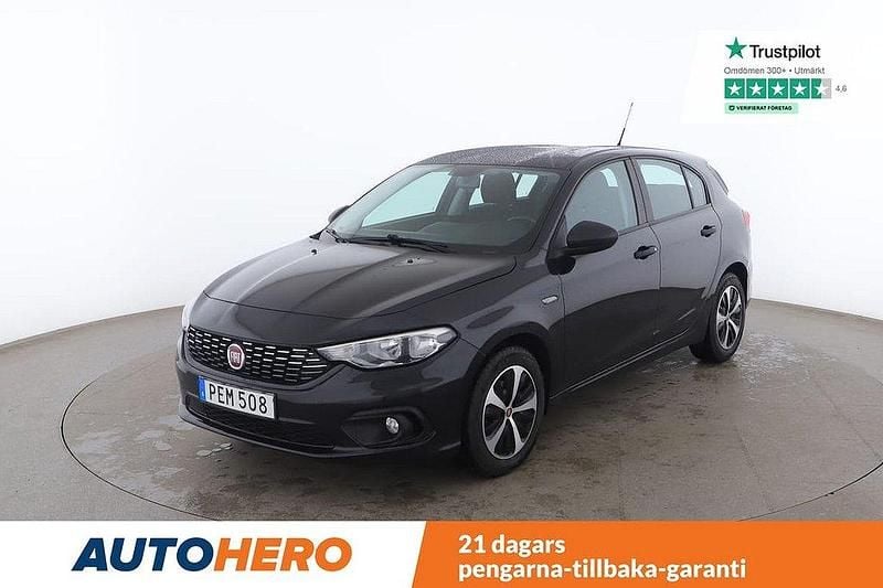 Svart Begagnad 2017 Fiat Tipo Pop Halvkombi | 93 000 kr (Marknadspris) - Bild 1/4