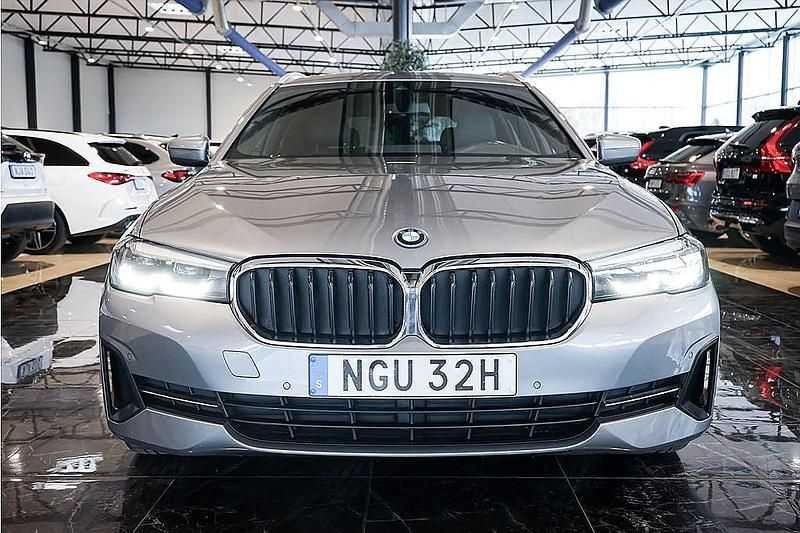 Begagnad BMW 530 292 HK (214 kW) 2022 Grå Kombi