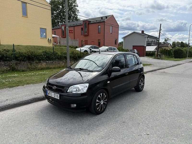 Svart Begagnad 2005 Hyundai Getz Halvkombi | 12 000 kr (Bra pris) - Bild 1/4