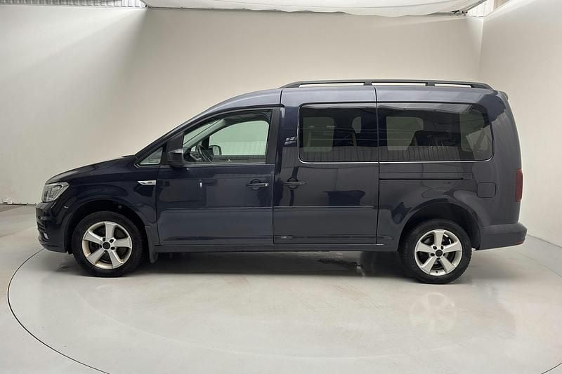 Begagnad VW Caddy Maxi Life Life 150 HK (110 kW) 2017 Mörkblå Minibuss
