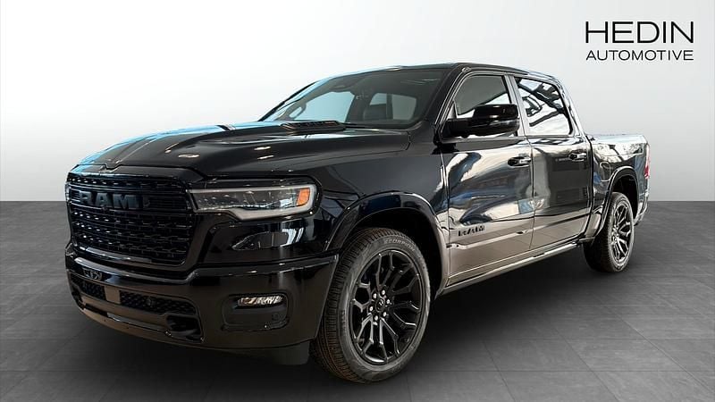 Ny RAM 1500 548 HK (403 kW) 2025 Svart Pickup