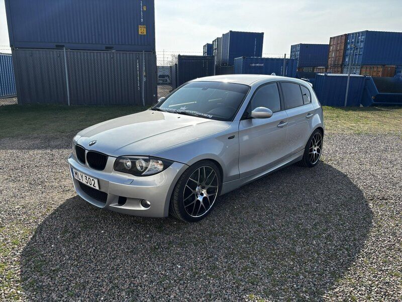 Grå Begagnad 2008 BMW 120 Advantage Halvkombi | 69 000 kr (Lite dyr) - Bild 1/4