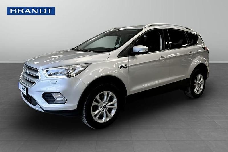 Grå Begagnad 2018 Ford Kuga Titanium SUV | 169 900 kr (Marknadspris) - Bild 1/4