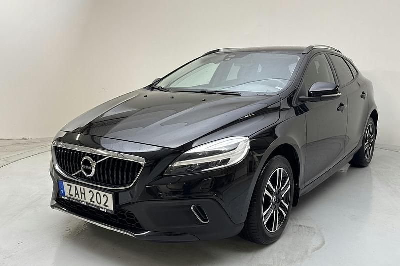 Svart Begagnad 2018 Volvo V40 CC Business Edition Kombi | 179 900 kr (Bra pris) - Bild 1/4