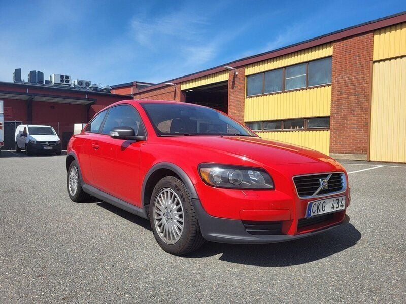 Röd Begagnad 2008 Volvo C30 Kinetic Halvkombi | 20 000 kr (Bra pris) - Bild 1/4