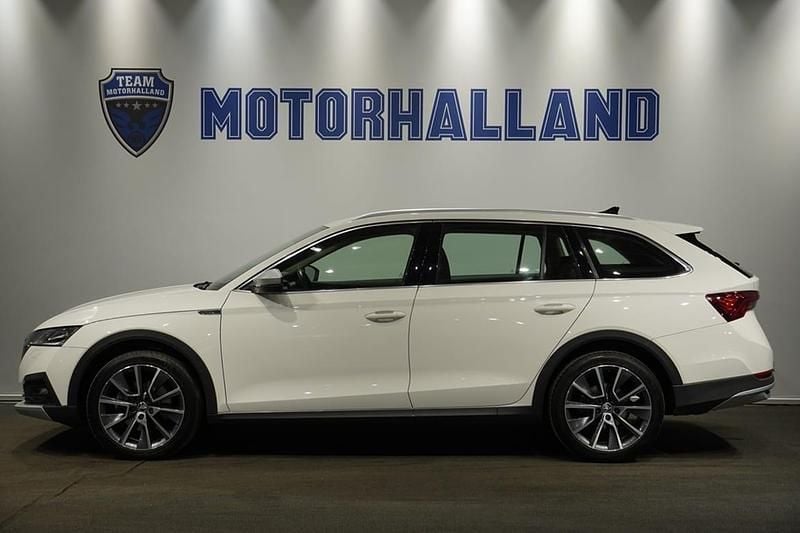 Begagnad Skoda Octavia Scout 203 HK (149 kW) 2022 Vit Kombi