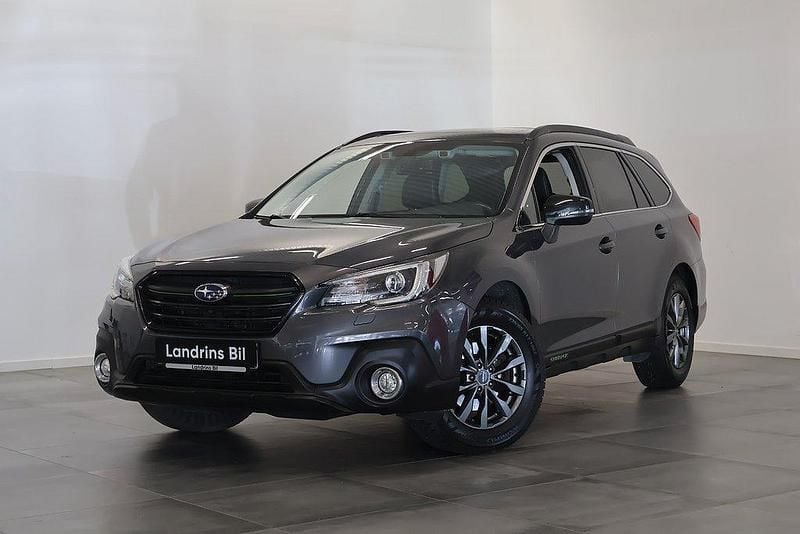 Grå Begagnad 2018 Subaru Outback SUV | 309 000 kr (Dyr) - Bild 1/4