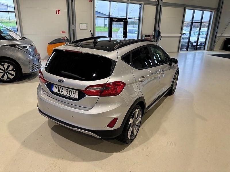 Begagnad Ford Fiesta Active 101 HK (74 kW) 2019 Grå (moondust silver metallic) Halvkombi