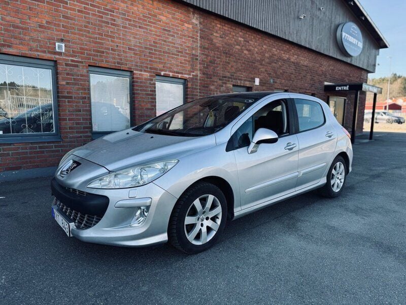 Ljusgrå Begagnad 2010 Peugeot 308 Halvkombi | 22 900 kr (Superpris) - Bild 1/4