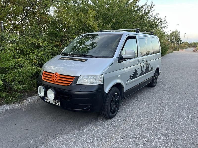 Silver Begagnad 2004 VW Multivan Comfortline Minibuss | 99 000 kr (Bra pris) - Bild 1/4