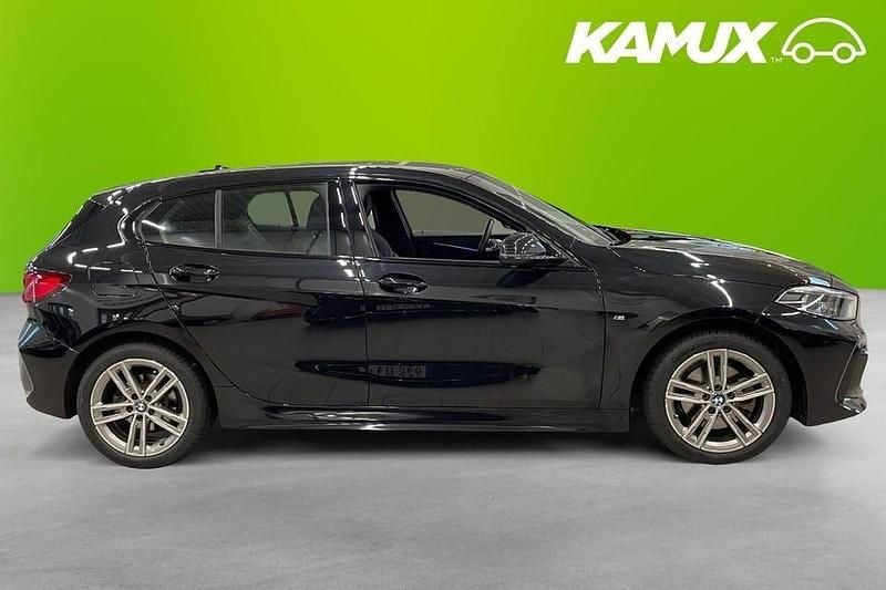 Begagnad BMW 118 M Sport 136 HK (100 kW) 2024 Svart Halvkombi