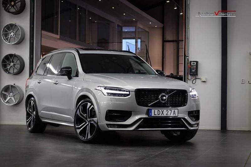 Begagnad Volvo XC90 R-Design 235 HK (172 kW) 2022 Silver SUV