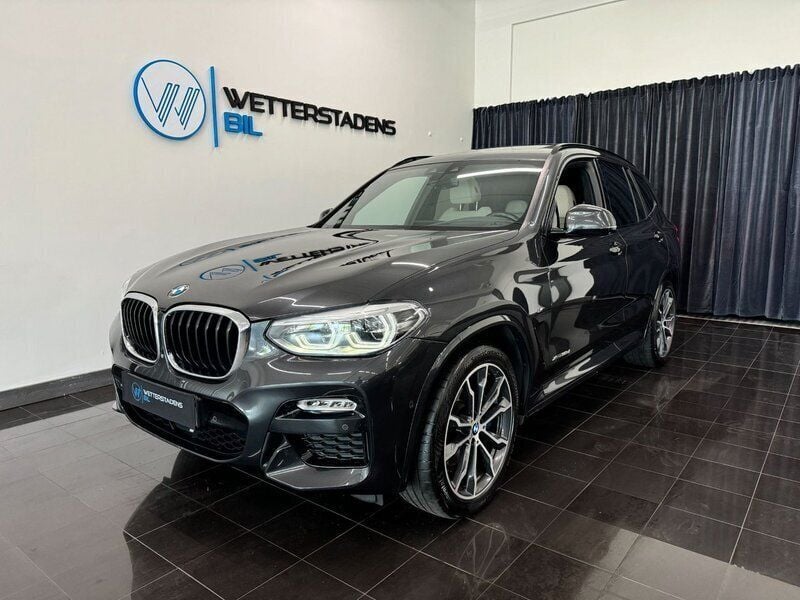 Grå Begagnad 2018 BMW X3 M Sport SUV | 329 000 kr (Marknadspris) - Bild 1/4