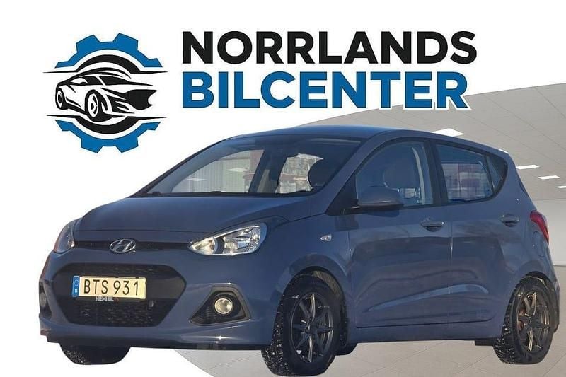 Ljusblå Begagnad 2014 Hyundai i10 Halvkombi | 55 000 kr (Marknadspris) - Bild 1/4