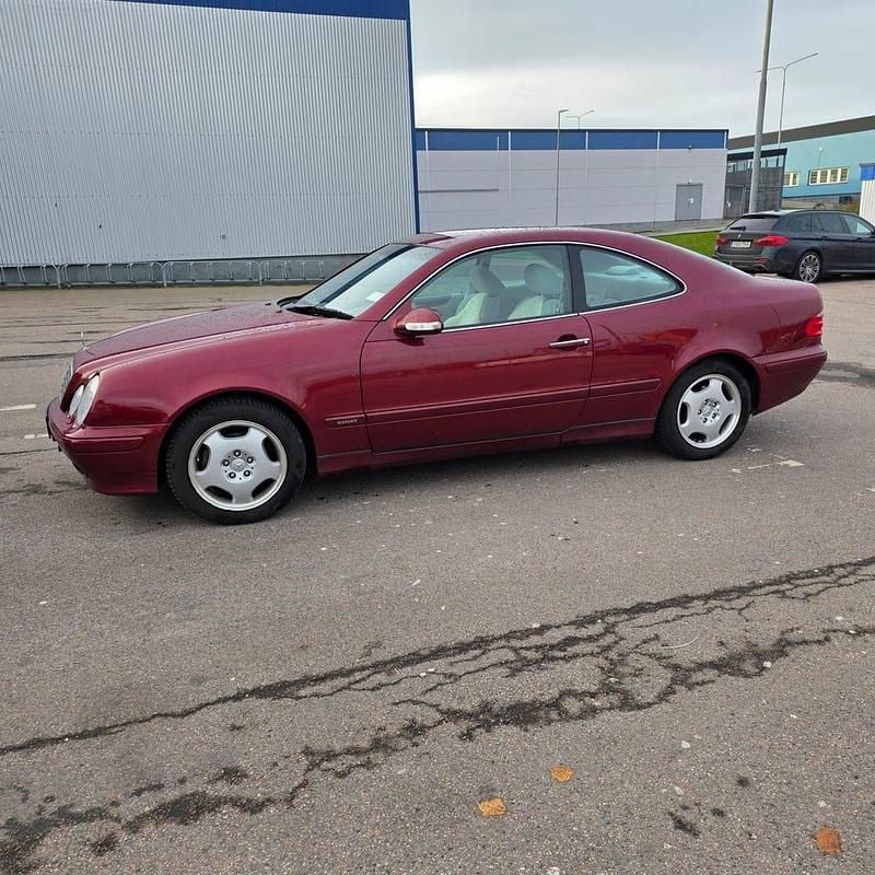 Begagnad Mercedes CLK230 197 HK (144 kW) 2000 Sportkupé