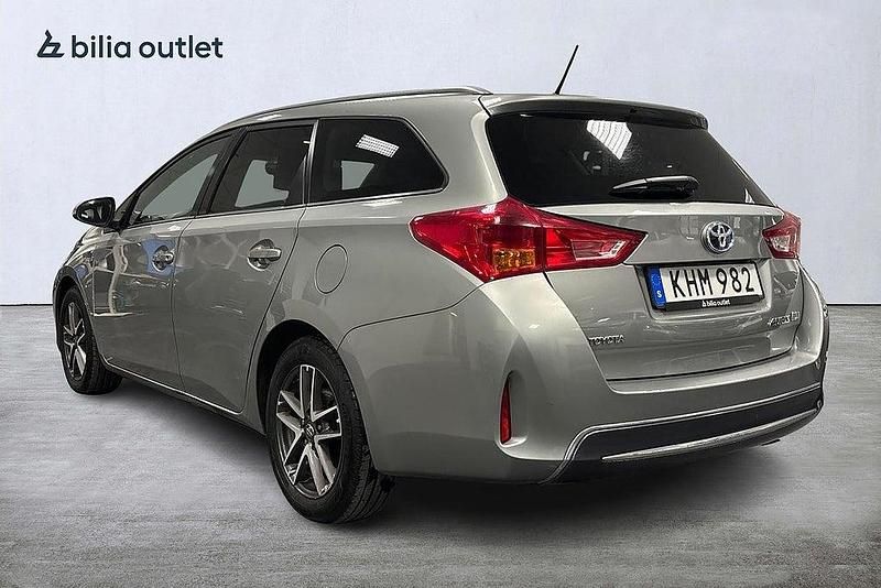 Begagnad Toyota Auris Touring Sports Edition 136 HK (100 kW) 2015 Ljusgrå Kombi