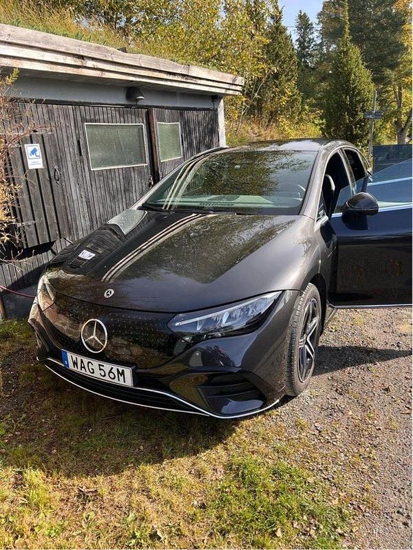 Grå Begagnad 2023 Mercedes EQE300 AMG line Sedan | 490 000 kr (Bra pris) - Bild 1/4