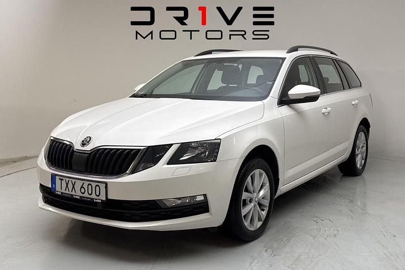 Vit Begagnad 2018 Skoda Octavia Kombi | 139 900 kr (Marknadspris) - Bild 1/4