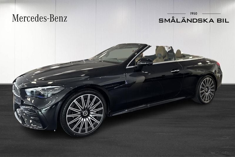 Svart Ny 2024 Mercedes CLE200 Cab | 708 400 kr - Bild 1/4