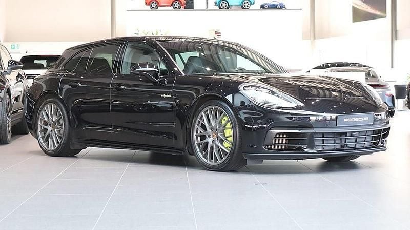 Svart Begagnad 2019 Porsche Panamera 4 Sport Turismo Sedan | 679 000 kr (Bra pris) - Bild 1/4