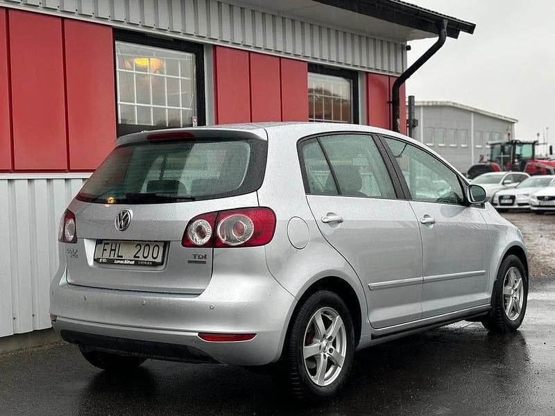 Begagnad VW Golf Plus Cross 105 HK (77 kW) 2013 Silver Minibuss