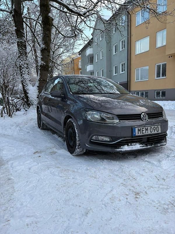 Begagnad 2016 VW Polo Halvkombi | 84 000 kr (Marknadspris) - Bild 1/4