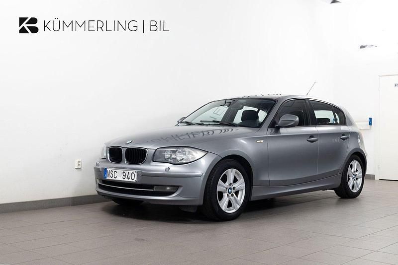 Grå Begagnad 2009 BMW 116 Advantage Halvkombi | 39 900 kr (Superpris) - Bild 1/4