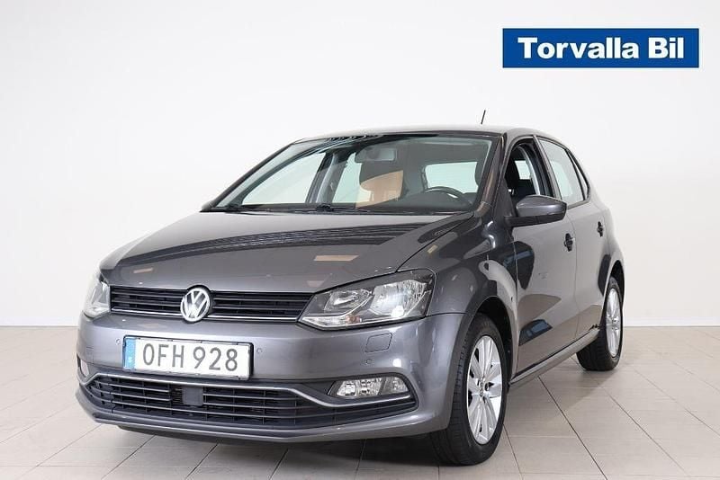 Mörkgrå Begagnad 2016 VW Polo Halvkombi | 109 900 kr (Marknadspris) - Bild 1/4