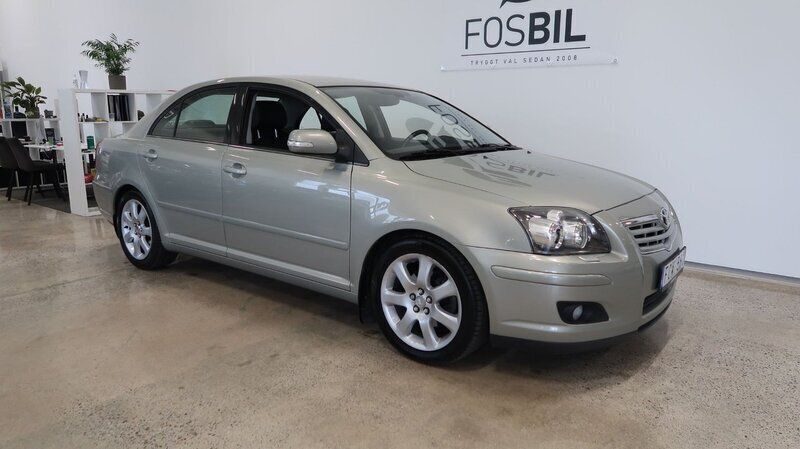 Ljusgrön Begagnad 2007 Toyota Avensis Sedan | 69 900 kr (Lite dyr) - Bild 1/4