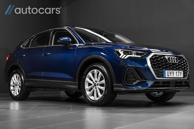Blå Begagnad 2021 Audi Q3 Sportback Comfort SUV | 348 750 kr (Lite dyr) - Bild 1/4