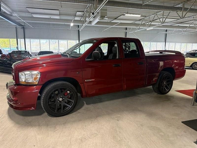 Begagnad Dodge Ram 517 HK (380 kW) 2006 Mörkröd (röd metallic) Pickup