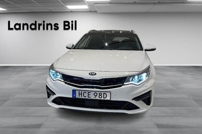 Begagnad Kia Optima Advance 205 HK (150 kW) 2019 Vit Kombi