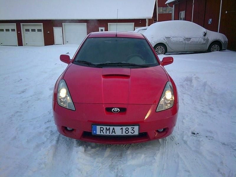 Begagnad Toyota Celica 143 HK (105 kW) 2000 Röd Sportkupé