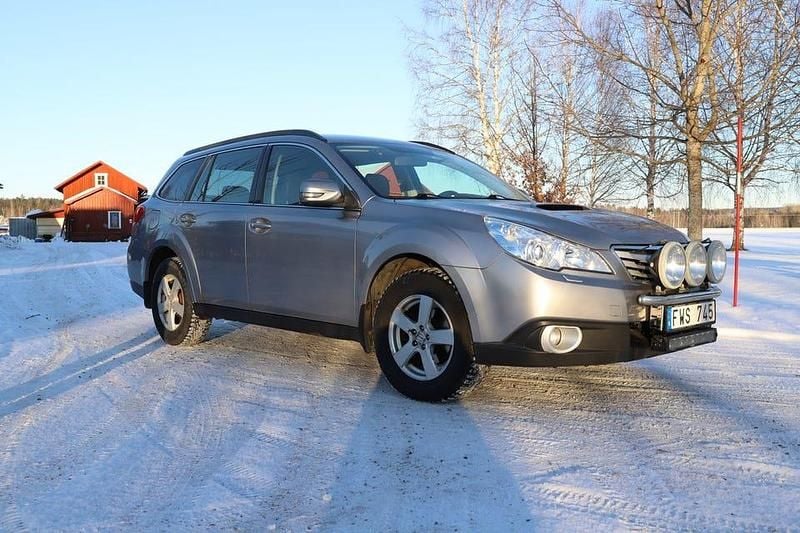 Begagnad 2010 Subaru Outback Sedan | 39 000 kr (Bra pris) - Bild 1/4
