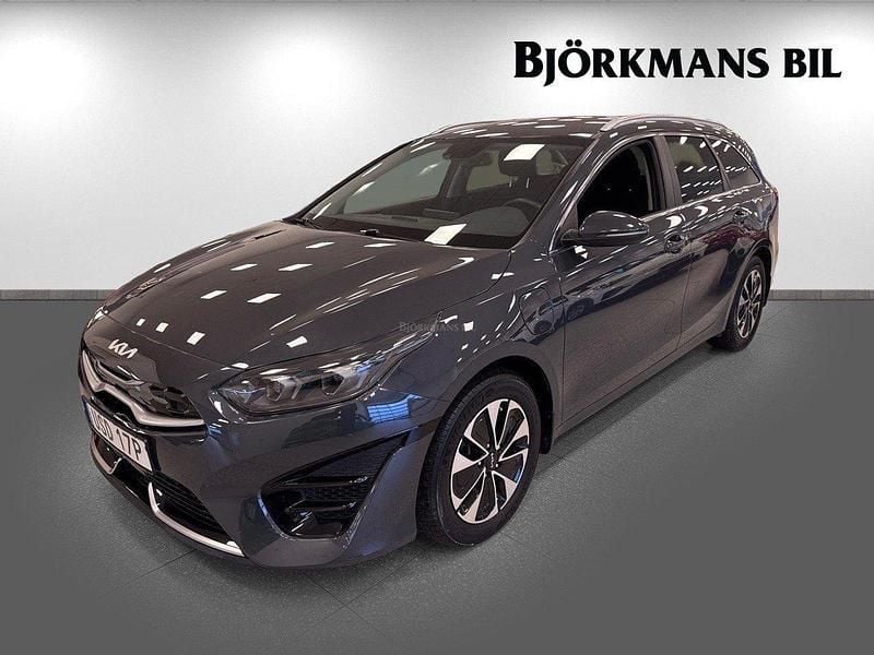 Grå Begagnad 2022 Kia Ceed Sportswagon Advance Kombi | 219 900 kr (Superpris) - Bild 1/4