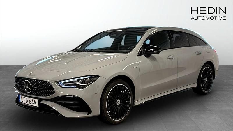 Grå (grey) Ny 2025 Mercedes CLA250e Shooting Brake AMG Kombi | 529 900 kr - Bild 1/4