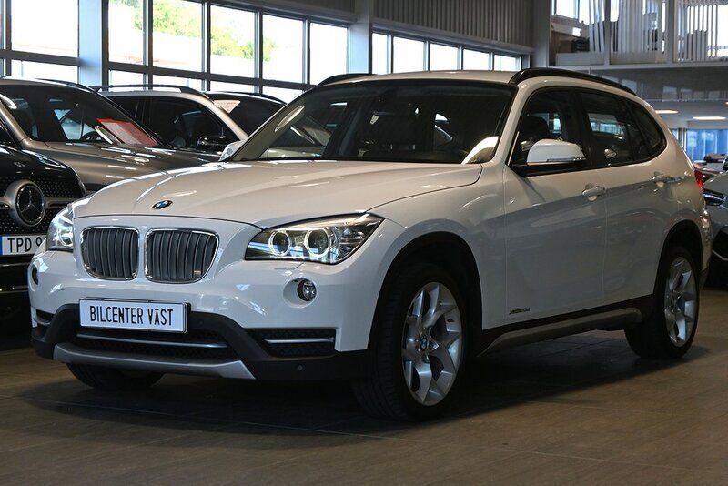 Vit Begagnad 2013 BMW X1 xLine SUV | 139 000 kr (Lite dyr) - Bild 1/4