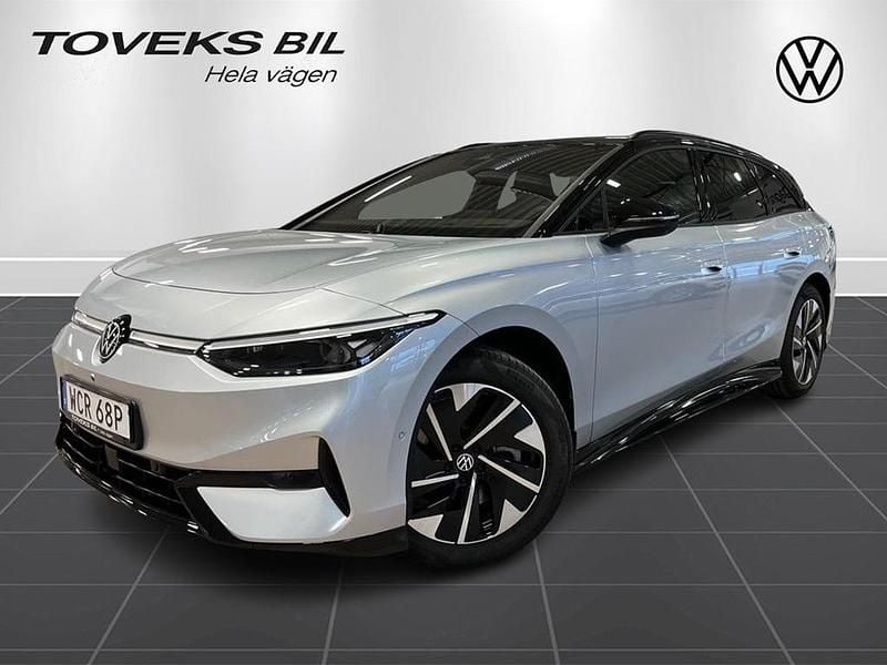 Silver Ny 2026 VW ID.7 Pro Kombi | 604 900 kr (Bra pris) - Bild 1/4