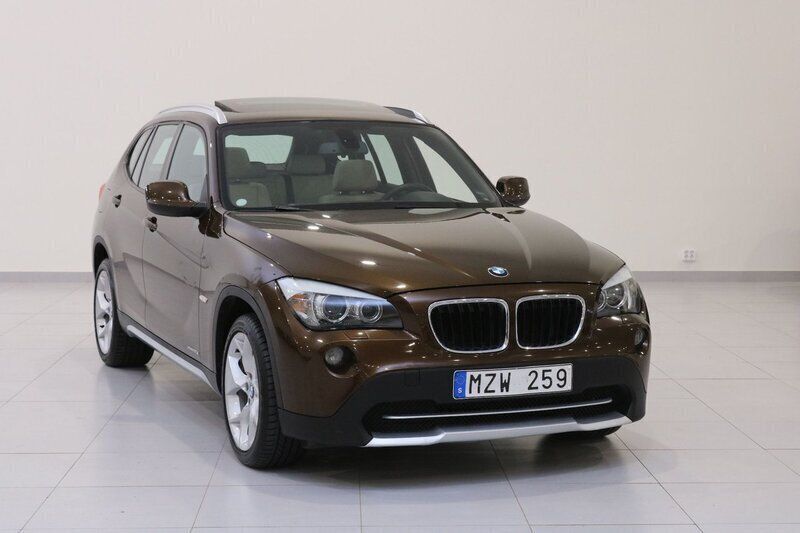 Brun Begagnad 2010 BMW X1 SUV | 139 900 kr - Bild 1/4