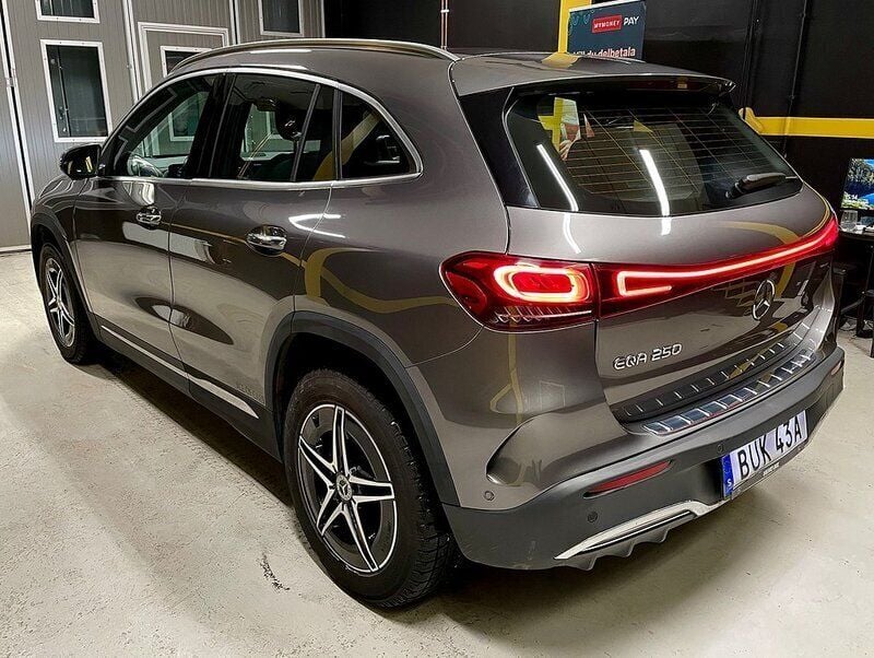 Begagnad Mercedes EQA250 AMG 140 kW (191 HK) 2021 Mörkgrå SUV