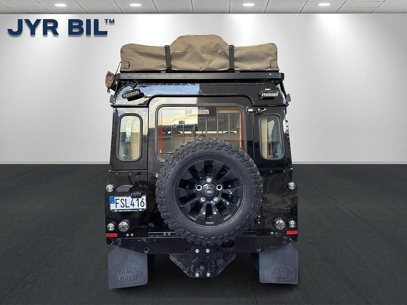 Begagnad Land Rover Defender 122 HK (89 kW) 2012 Svart Kombi