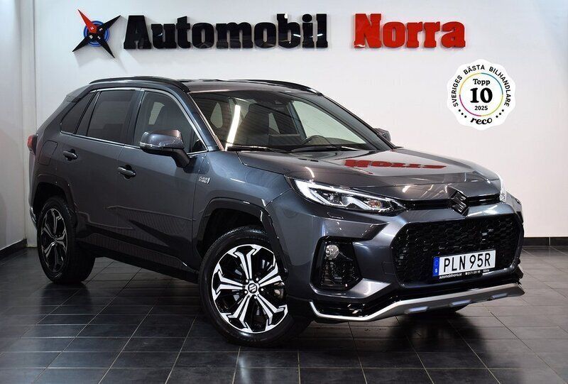 Grå Begagnad 2021 Suzuki Across SUV | 389 900 kr (Superpris) - Bild 1/3