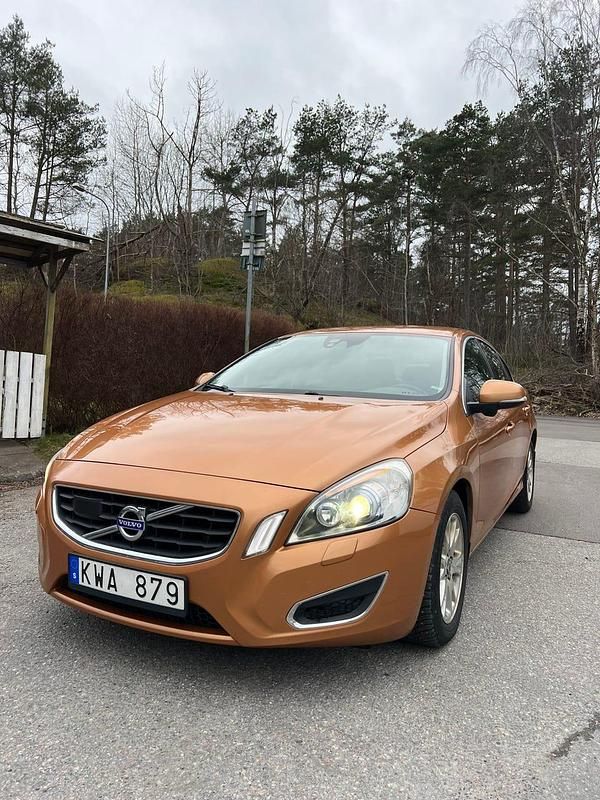 Begagnad 2011 Volvo S60 Sedan | 79 900 kr (Marknadspris) - Bild 1/4