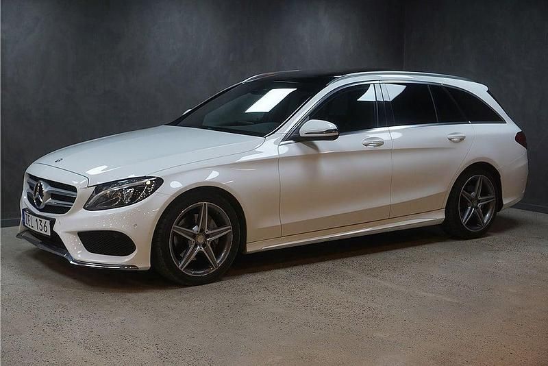 Vit Begagnad 2017 Mercedes C200 AMG Kombi | 199 900 kr (Marknadspris) - Bild 1/4