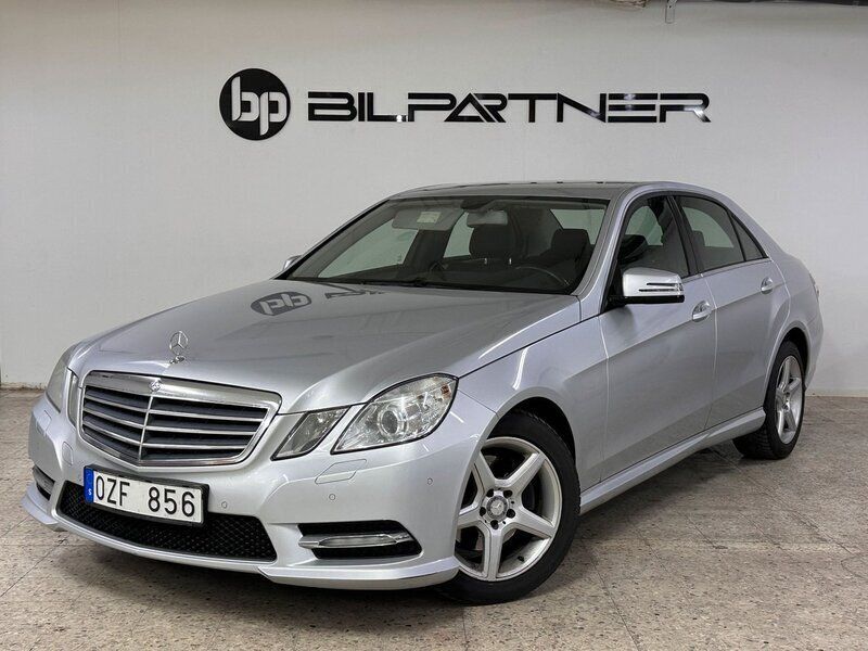 Silver Begagnad 2012 Mercedes E220 Sedan | 109 900 kr (Marknadspris) - Bild 1/4