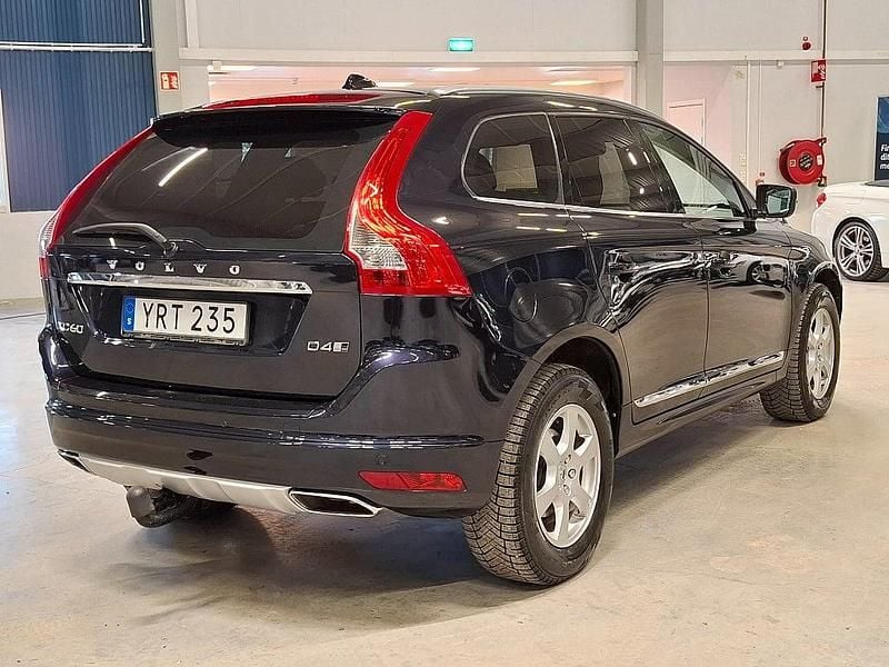 Begagnad Volvo XC60 Standard 190 HK (139 kW) 2017 Mörkblå SUV
