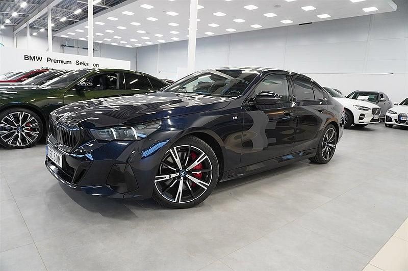 Begagnad BMW i5 M Sport 250 kW (340 HK) 2023 Svart Sedan