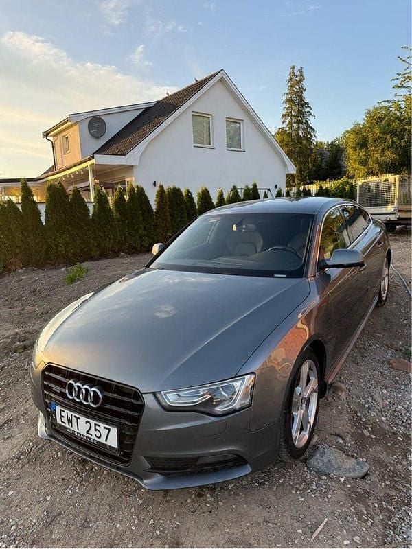 Grå Begagnad 2014 Audi A5 Sportback Halvkombi | 145 000 kr (Marknadspris) - Bild 1/4