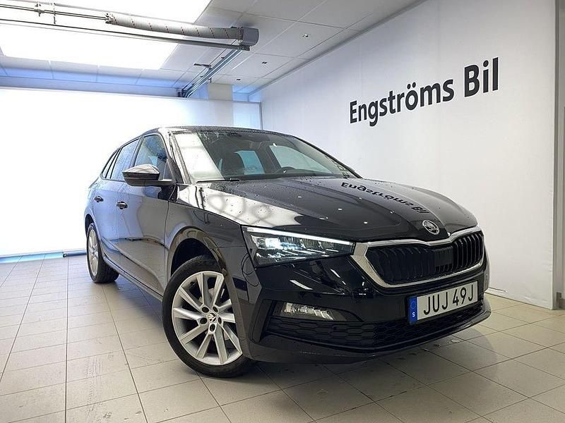 Svart Begagnad 2022 Skoda Scala Style Halvkombi | 209 000 kr (Marknadspris) - Bild 1/4