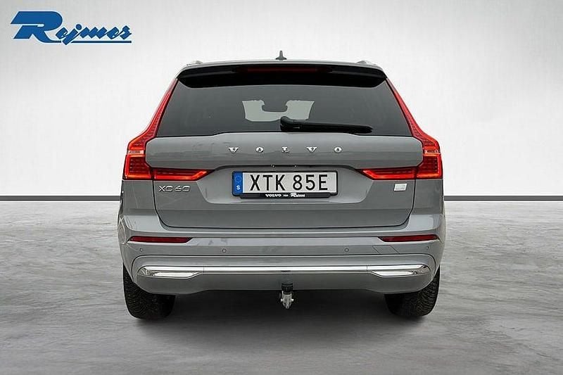 Begagnad Volvo XC60 Core 253 HK (186 kW) 2023 Grå SUV
